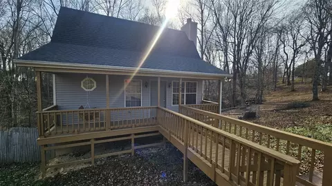 443 Carver Dr, Scottsville, KY 42164