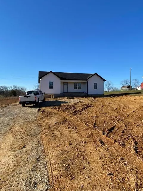 303 Bent Creek Dr, Smiths Grove, KY 42171