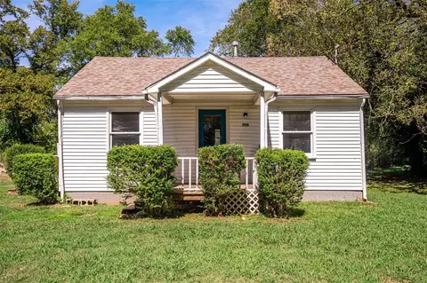 709 E 3rd St, Russellville, KY 42276