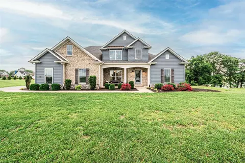 2423 Silver Oak St, Bowling Green, KY 42104