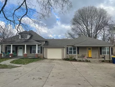 1715 Smallhouse Rd, Bowling Green, KY 42104