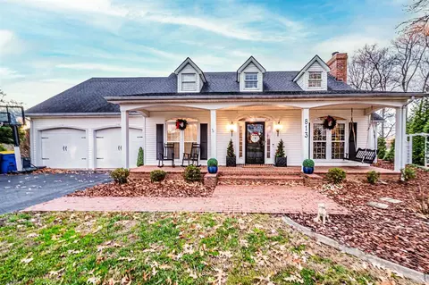 813 Chippendale Dr, Bowling Green, KY 42103