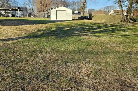 528 W Washington St, Franklin, KY 42134