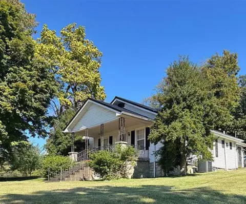 612 W Main St, Scottsville, KY 42164