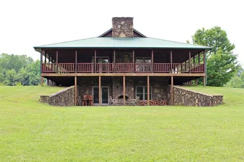 1915 Little Clifty Rd, Big Clifty, KY 42712