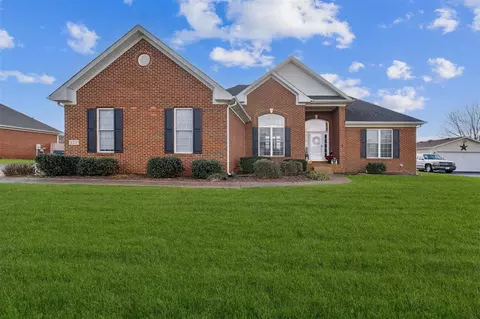 623 Wintergreen Ct, Bowling Green, KY 42104
