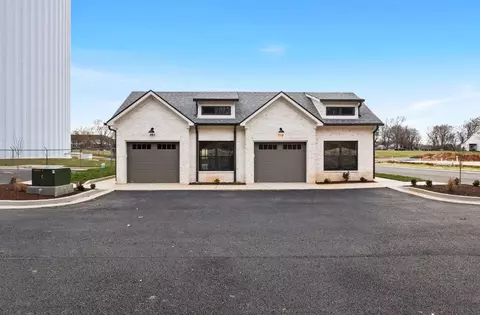 512 Unit 712 Old Lovers Ln, Bowling Green, KY 42103