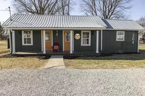 304 Quigley St, Cave City, KY 42127