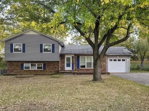 145 Oak Tree Dr, Oak Grove, KY 42262