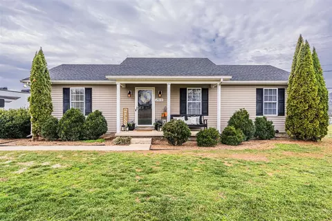 2919 Girkin Rd, Bowling Green, KY 42101