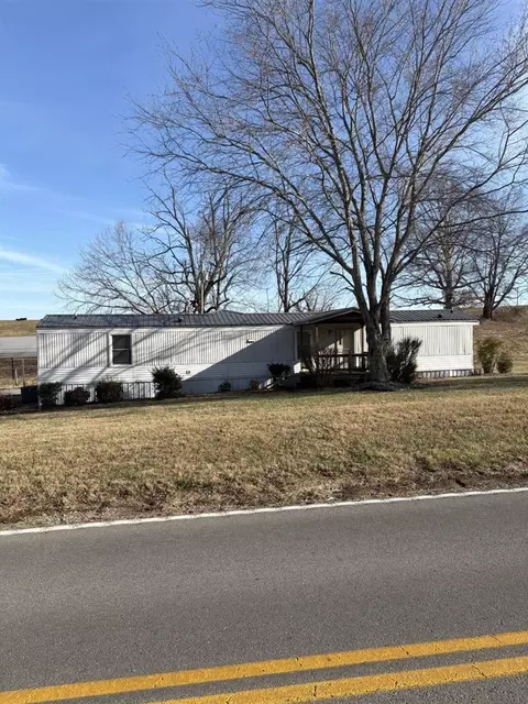 6218 Smiths Grove Rd, Scottsville, KY 42164