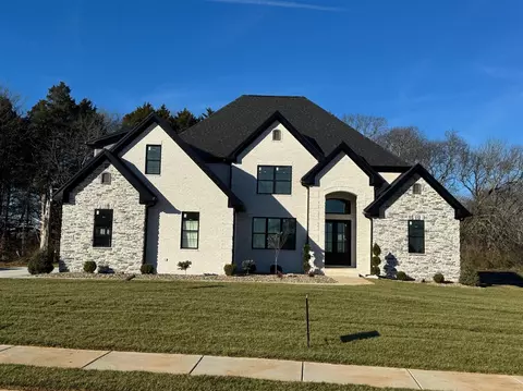 3345 Upper Gable Dr, Bowling Green, KY 42101