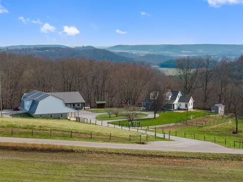 774 John Logsdon Rd, Munfordville, KY 42765