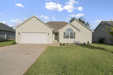 330 Turkey Run Dr, Bowling Green, KY 42101