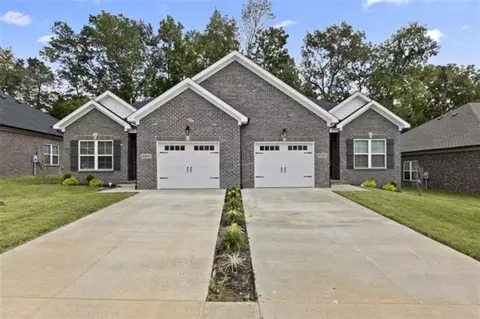65336537 Fortuna Ct, Bowling Green, KY 42104