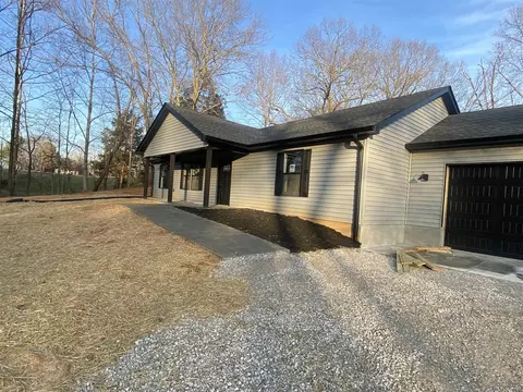 1020 Penns Chapel Rd, Bowling Green, KY 42101