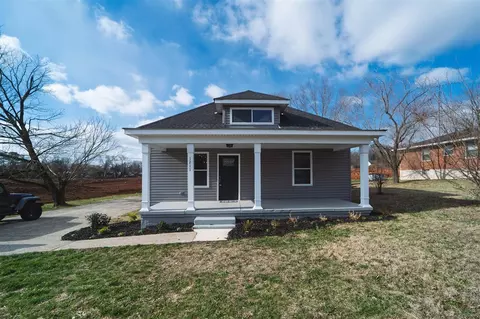 1211 Crewdson Dr, Bowling Green, KY 42101