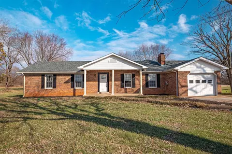 674 Girkin Rd, Bowling Green, KY 42101