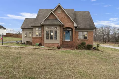 211 Autumn Ridge Rd, Glasgow, KY 42141