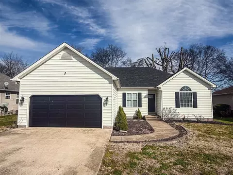 1424 Trillium Ln, Bowling Green, KY 42104