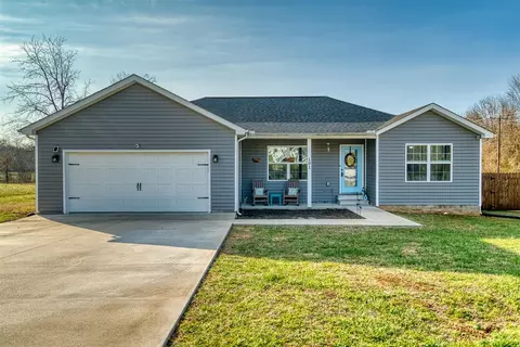 101 Creekwood Dr, Russellville, KY 42276