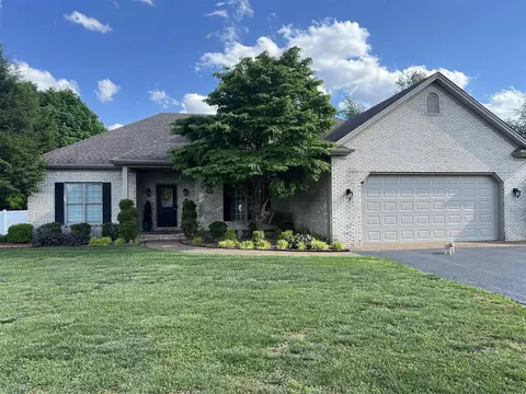 100 Oak Pointe Ct, Bowling Green, KY 42103