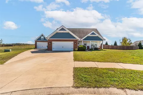 445 Azra Ct, Bowling Green, KY 42104