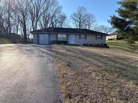 331 Green Acres Rd, Bowling Green, KY 42103