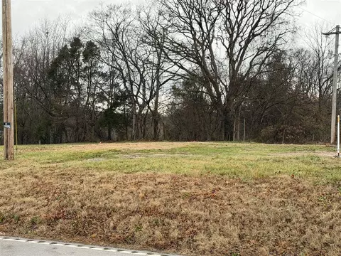 5989 5995 Gold City Rd, Franklin, KY 42134