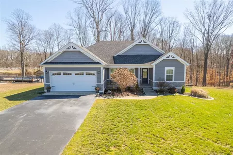 65 Ayers Ln, Scottsville, KY 42164