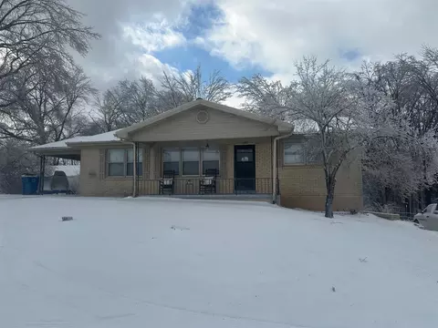 1028 Woodlawn St, Glasgow, KY 42141