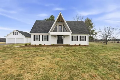 820 Wayne Watt Rd, Bowling Green, KY 42101