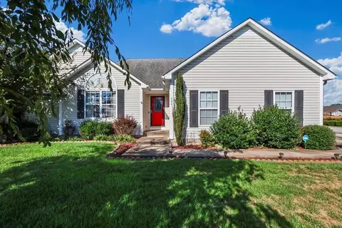 402 Cedar Hollow Dr, Bowling Green, KY 42101