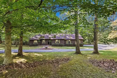 231 Scottsborough Cir, Bowling Green, KY 42103