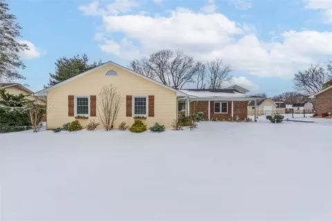2425 Heather Dr, Bowling Green, KY 42104