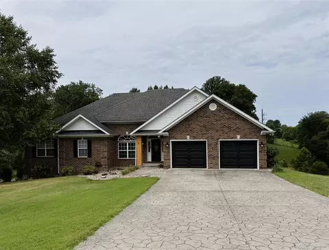 886 Megan Ln, Glasgow, KY 42141