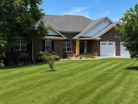 886 Megan Ln, Glasgow, KY 42141