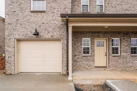 811 Rodeo Ln, Bowling Green, KY 42101