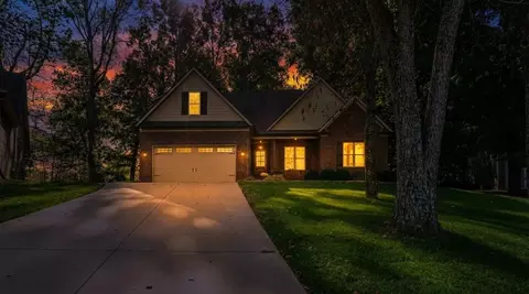 323 Cumberland Ridge Ct, Bowling Green, KY 42103