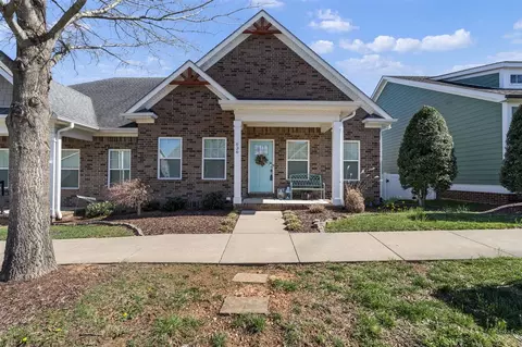 636 Constitution Dr, Bowling Green, KY 42103
