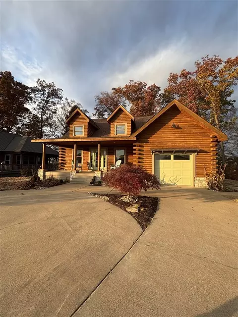 288 Maple Dr, Scottsville, KY 42164