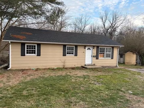 305 Carnation Dr, Glasgow, KY 42141