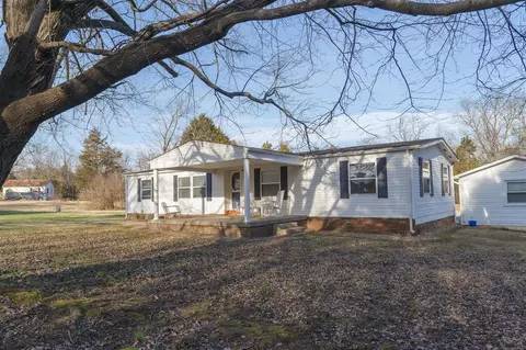 1752 Lewisburg Rd, Russellville, KY 42276
