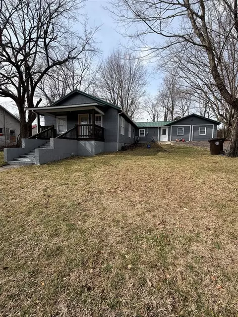1521 Old Glasgow Rd, Scottsville, KY 42164