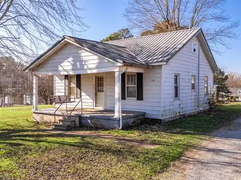 205 N Boggess Ave, Greenville, KY 42345