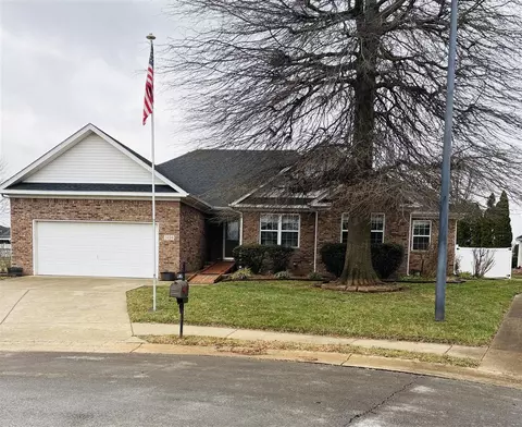 3434 Cool Water Ct, Bowling Green, KY 42104