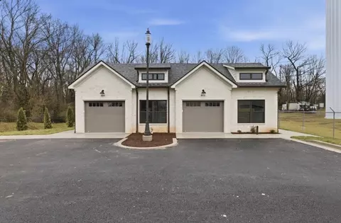 512 Unit 812 Old Lovers Ln, Bowling Green, KY 42103