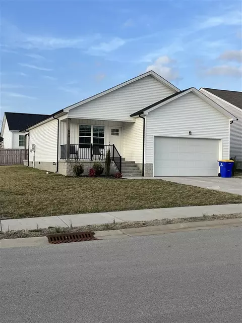 894 Mcfadin Station St, Bowling Green, KY 42104