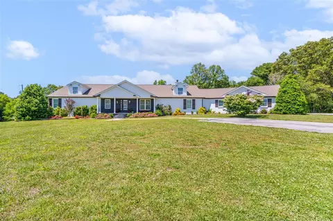 1892 Hiley Spencer Rd, Scottsville, KY 42164