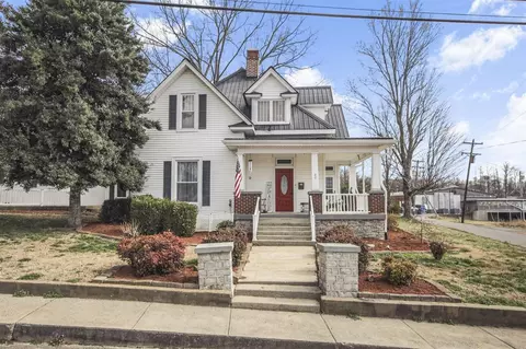 200 N 4th St, Scottsville, KY 42164
